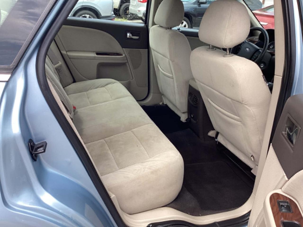 Ford Taurus SEL FWD 2009