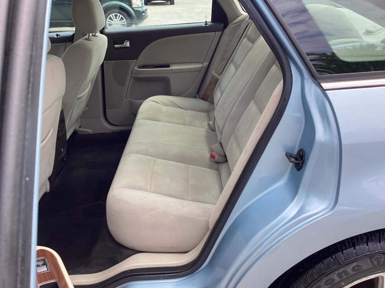 Ford Taurus SEL FWD 2009