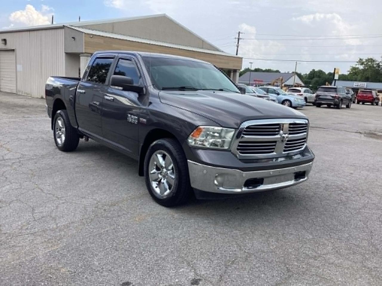 RAM 1500 SLT Crew Cab SWB 4WD 2015