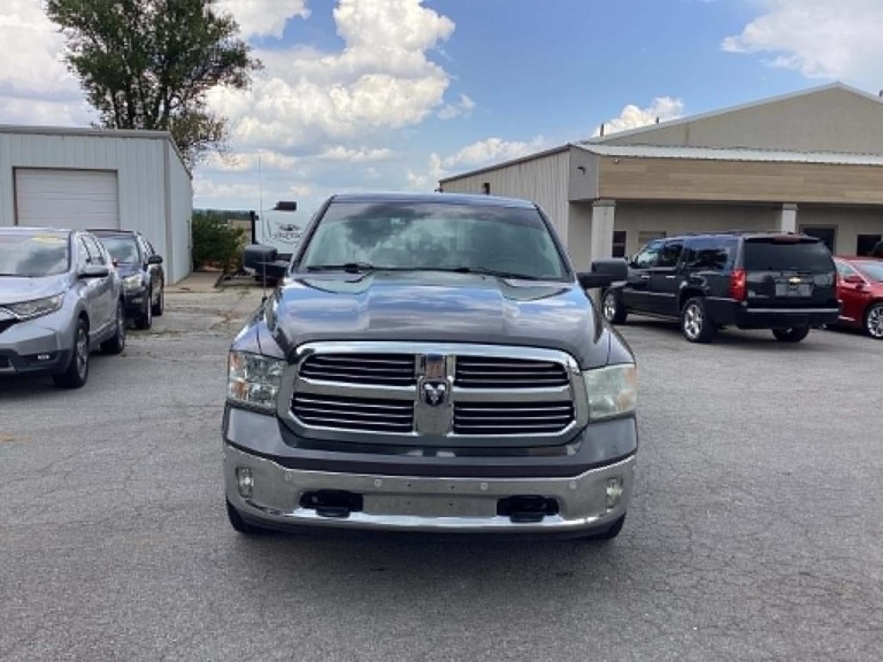 RAM 1500 SLT Crew Cab SWB 4WD 2015