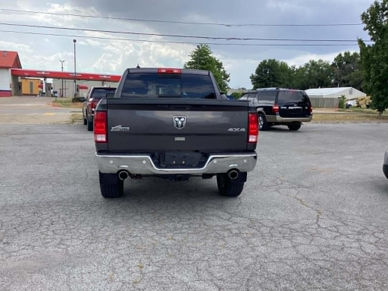 RAM 1500 SLT Crew Cab SWB 4WD 2015