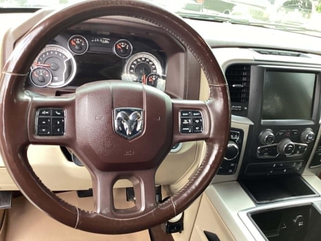 RAM 1500 SLT Crew Cab SWB 4WD 2015