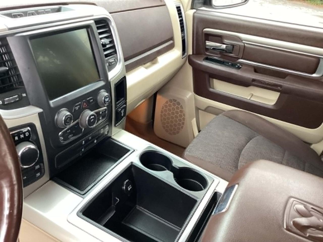 RAM 1500 SLT Crew Cab SWB 4WD 2015