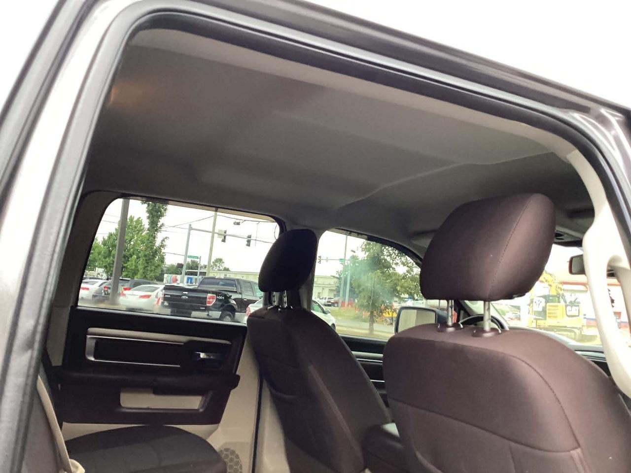 RAM 1500 SLT Crew Cab SWB 4WD 2015