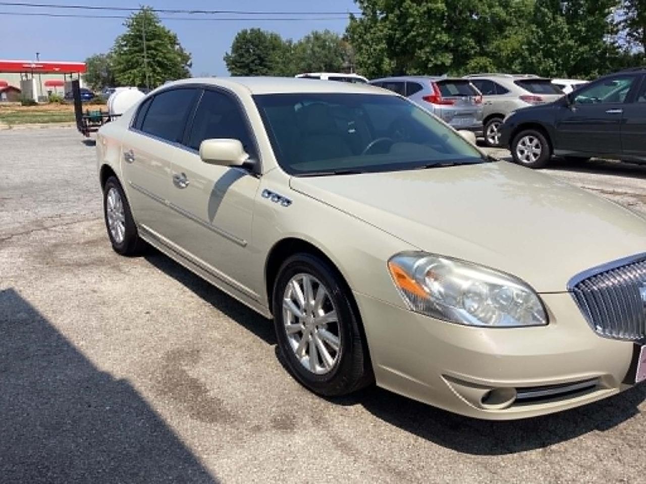 Buick Lucerne CXL 2011