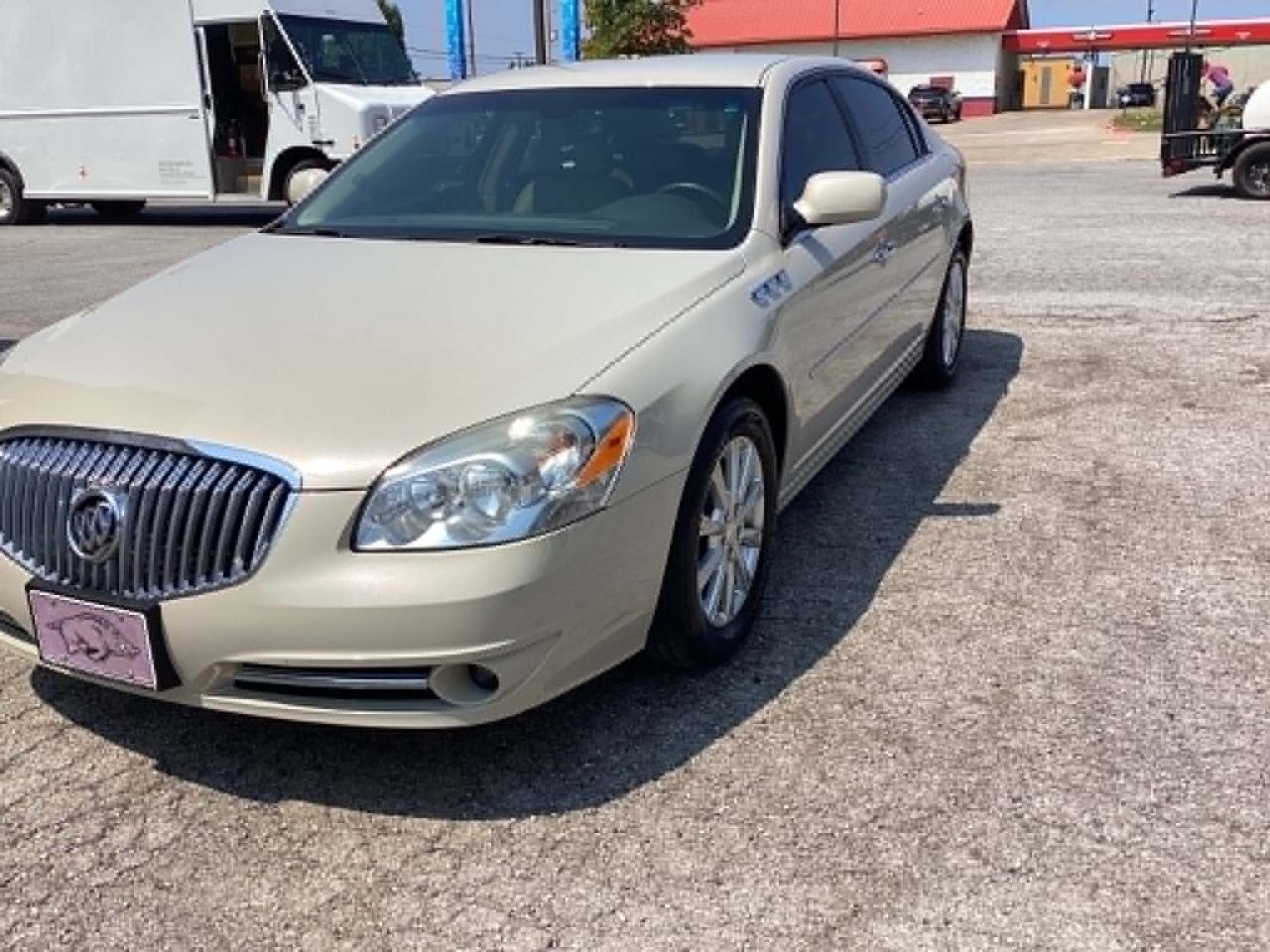 Buick Lucerne CXL 2011