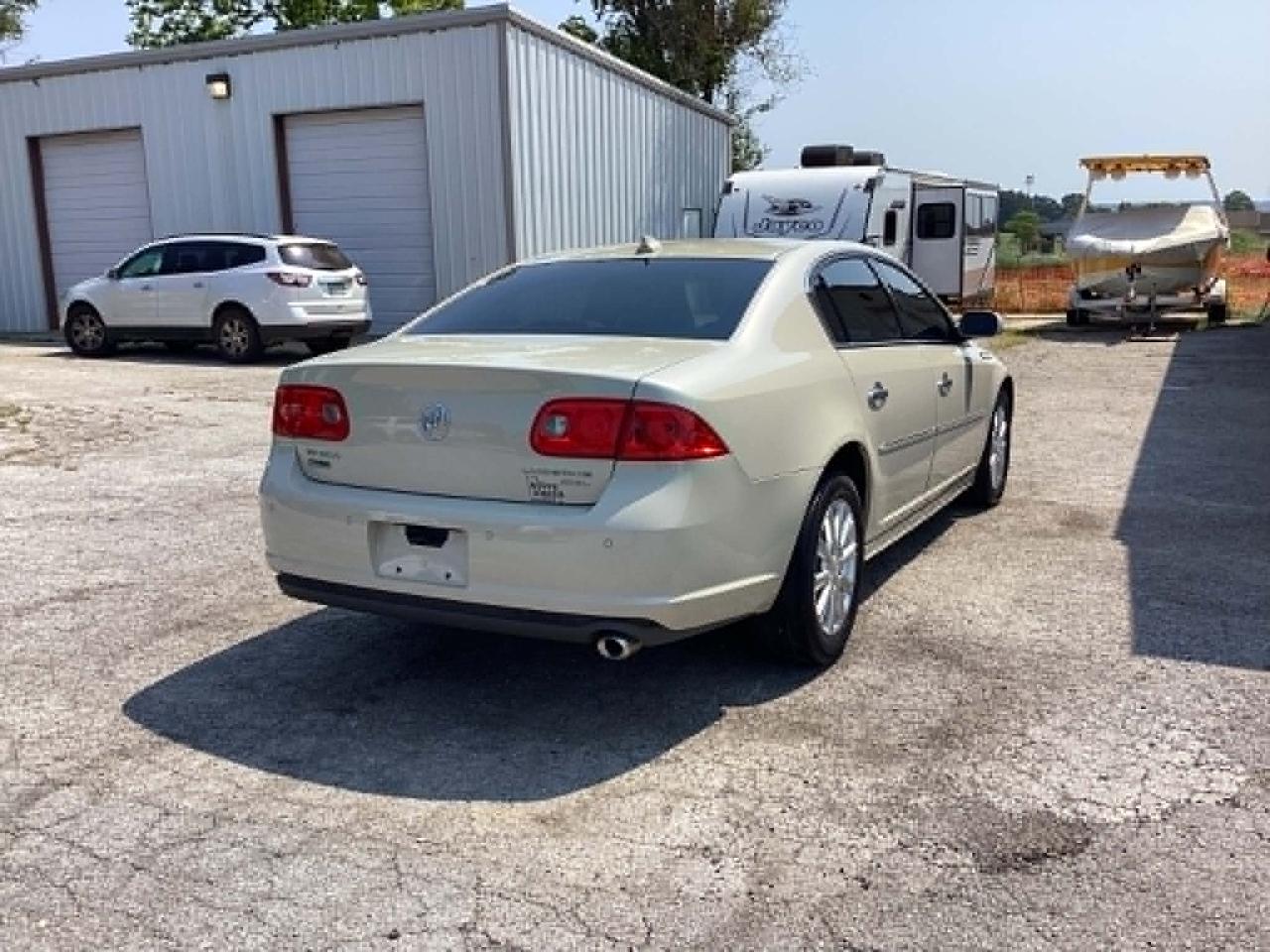 Buick Lucerne CXL 2011