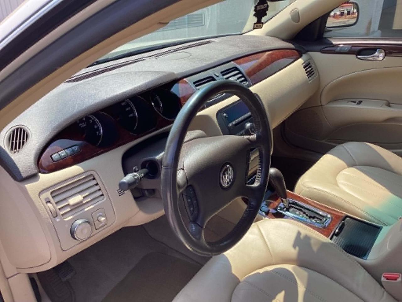 Buick Lucerne CXL 2011