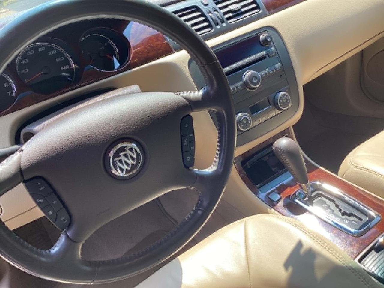 Buick Lucerne CXL 2011