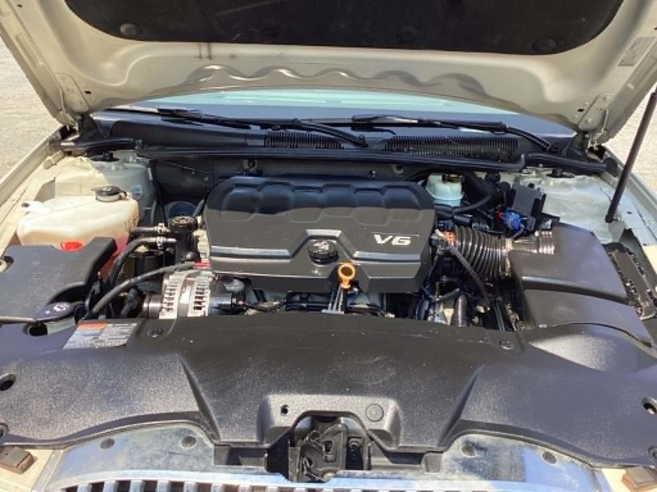Buick Lucerne CXL 2011