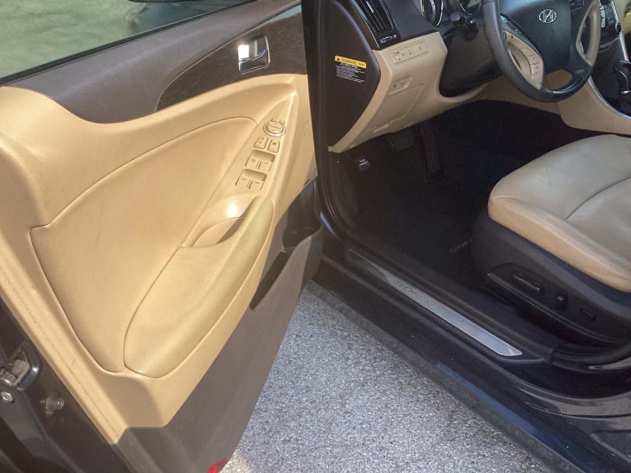 Hyundai Sonata Limited Auto 2012