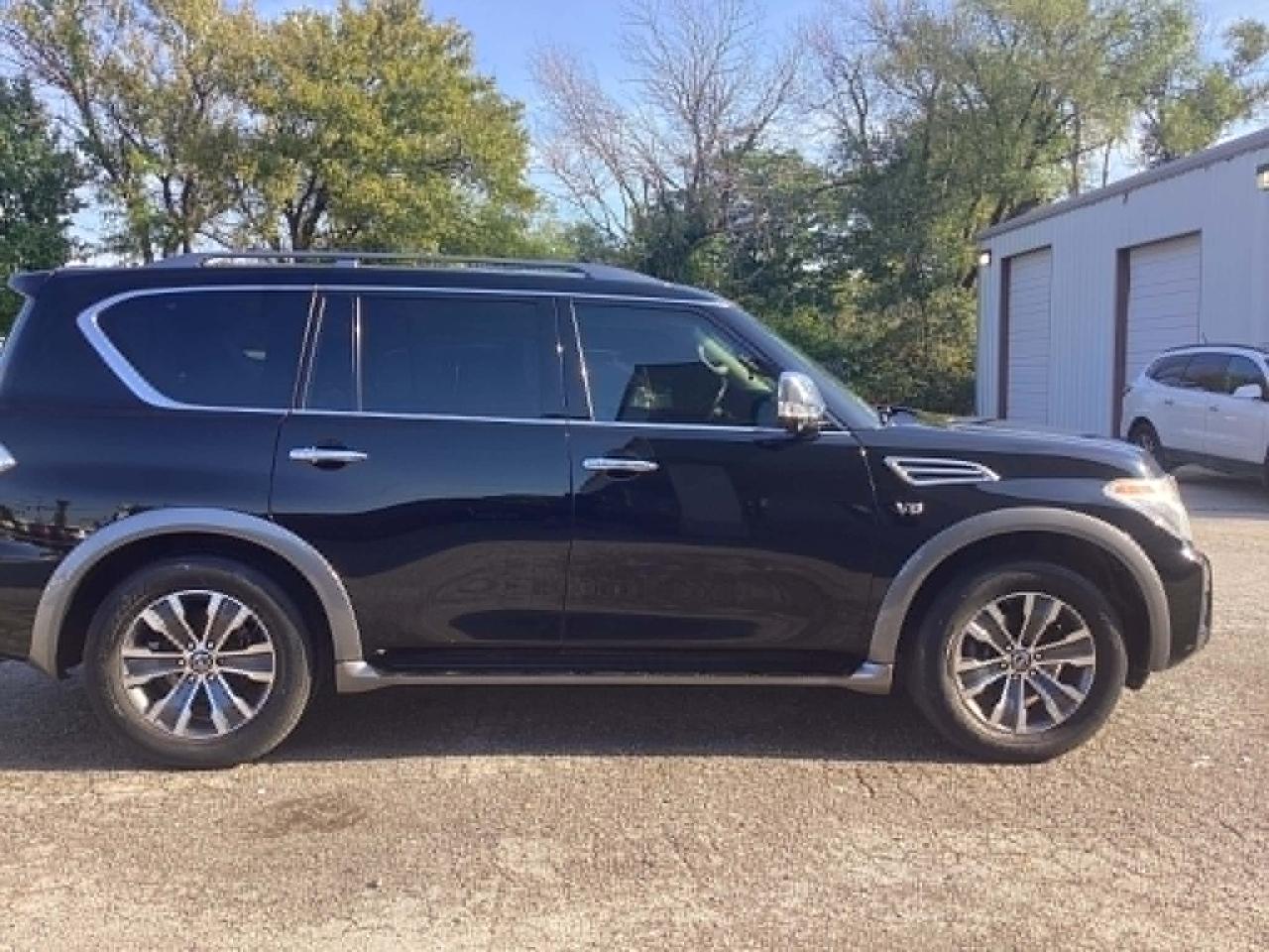 Nissan Armada Platinum AWD 2017