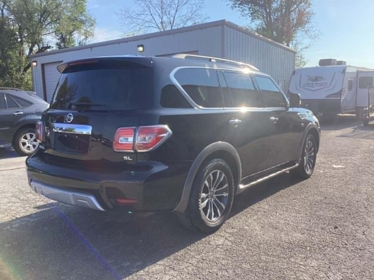 Nissan Armada Platinum AWD 2017