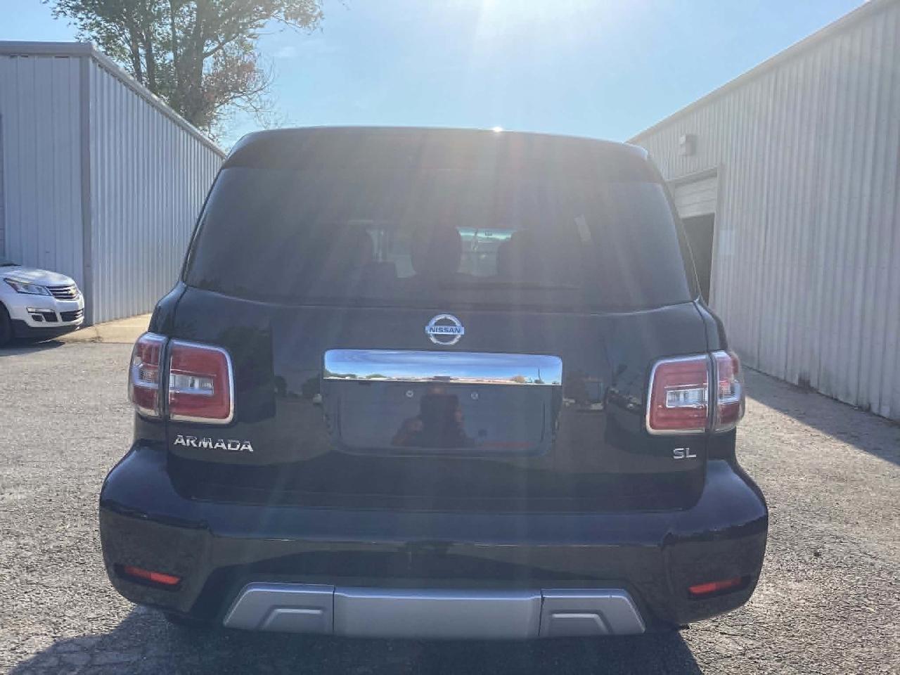 Nissan Armada Platinum AWD 2017