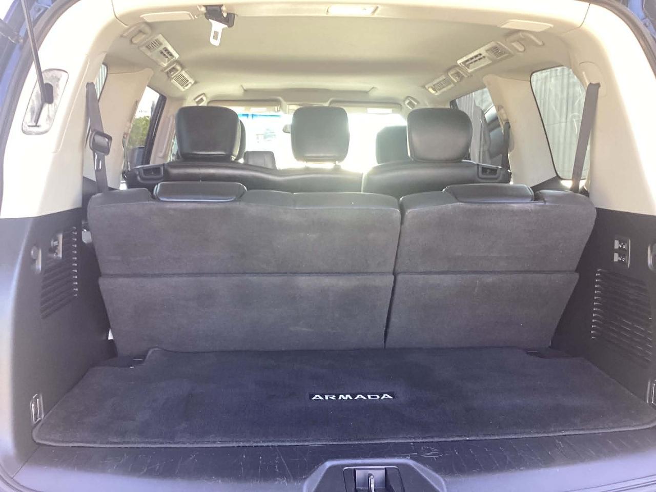 Nissan Armada Platinum AWD 2017