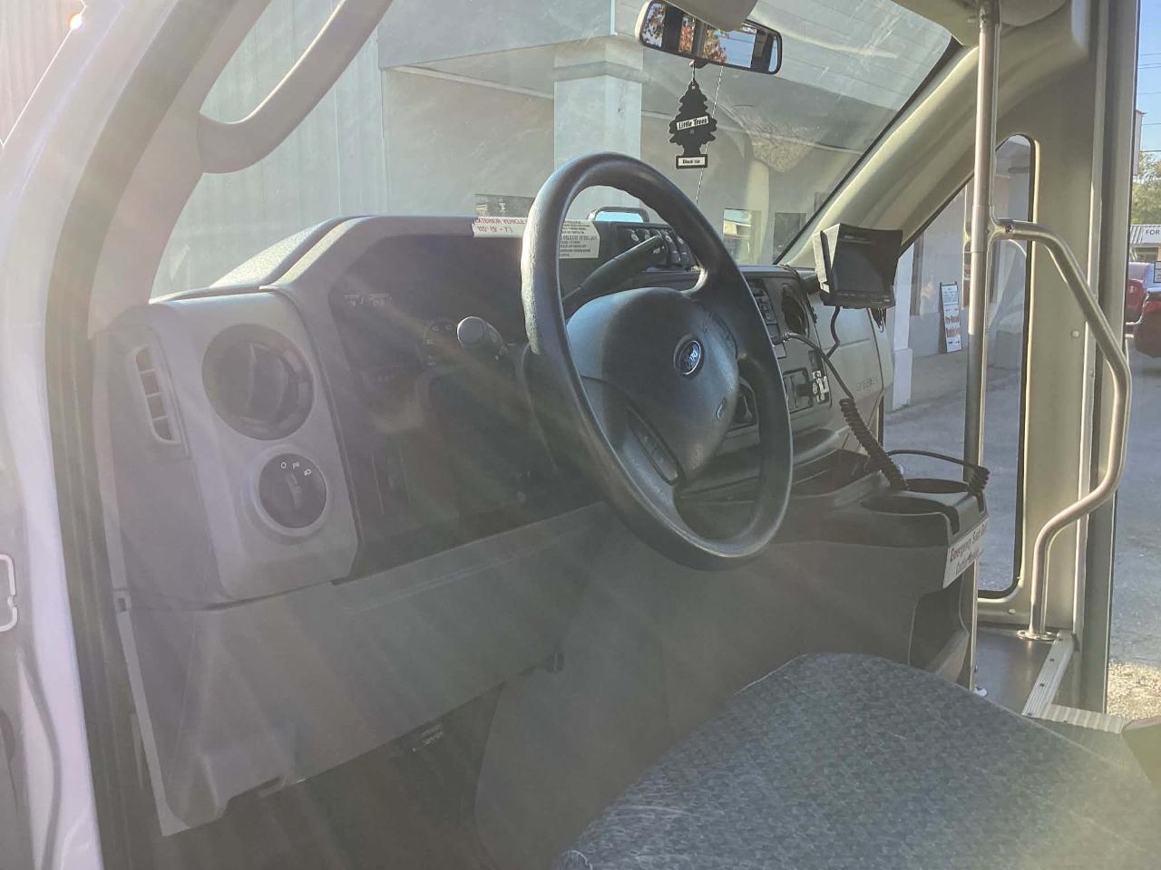 Ford Econoline E350 2015