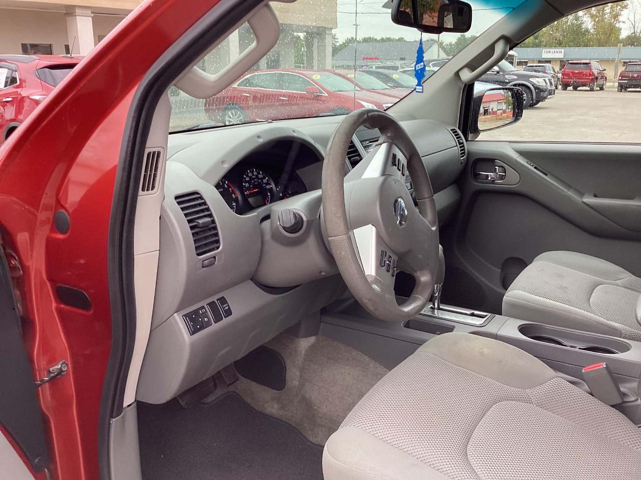 Nissan Frontier S Crew Cab 5AT 2WD 2014