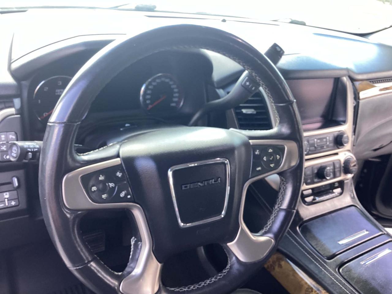 GMC Yukon Denali 4WD 2016