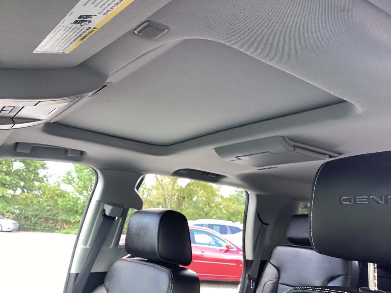 GMC Yukon Denali 4WD 2016