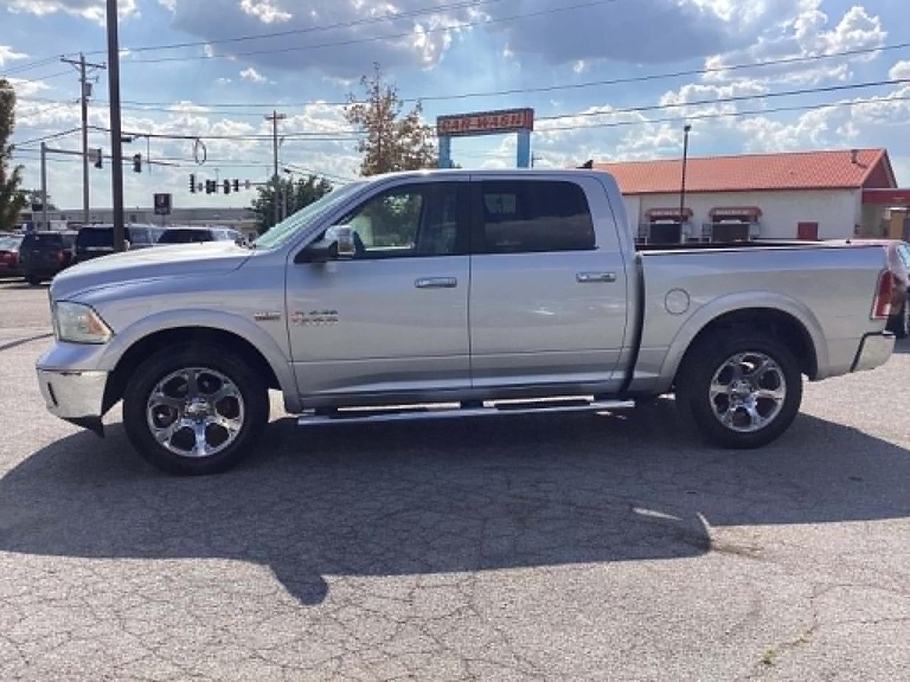 RAM 1500 Laramie Crew Cab SWB 4WD 2014