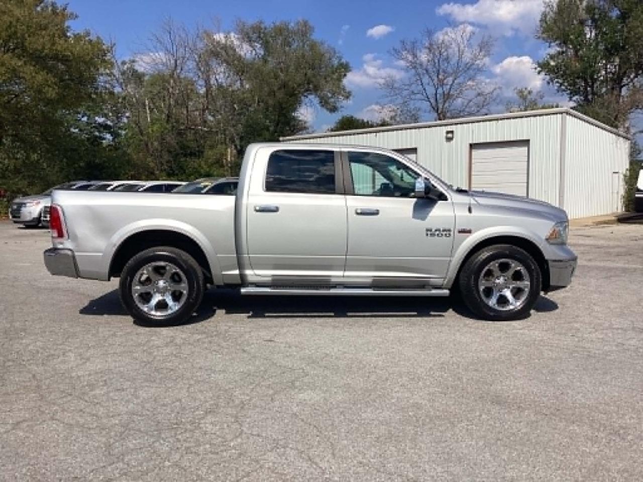 RAM 1500 Laramie Crew Cab SWB 4WD 2014