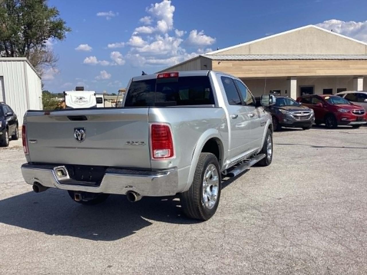 RAM 1500 Laramie Crew Cab SWB 4WD 2014