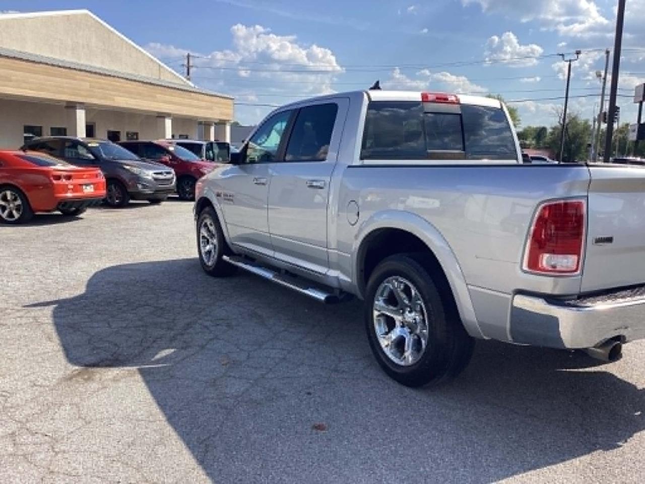 RAM 1500 Laramie Crew Cab SWB 4WD 2014