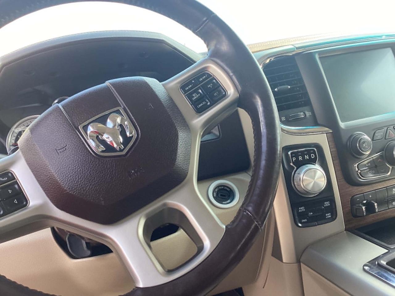 RAM 1500 Laramie Crew Cab SWB 4WD 2014