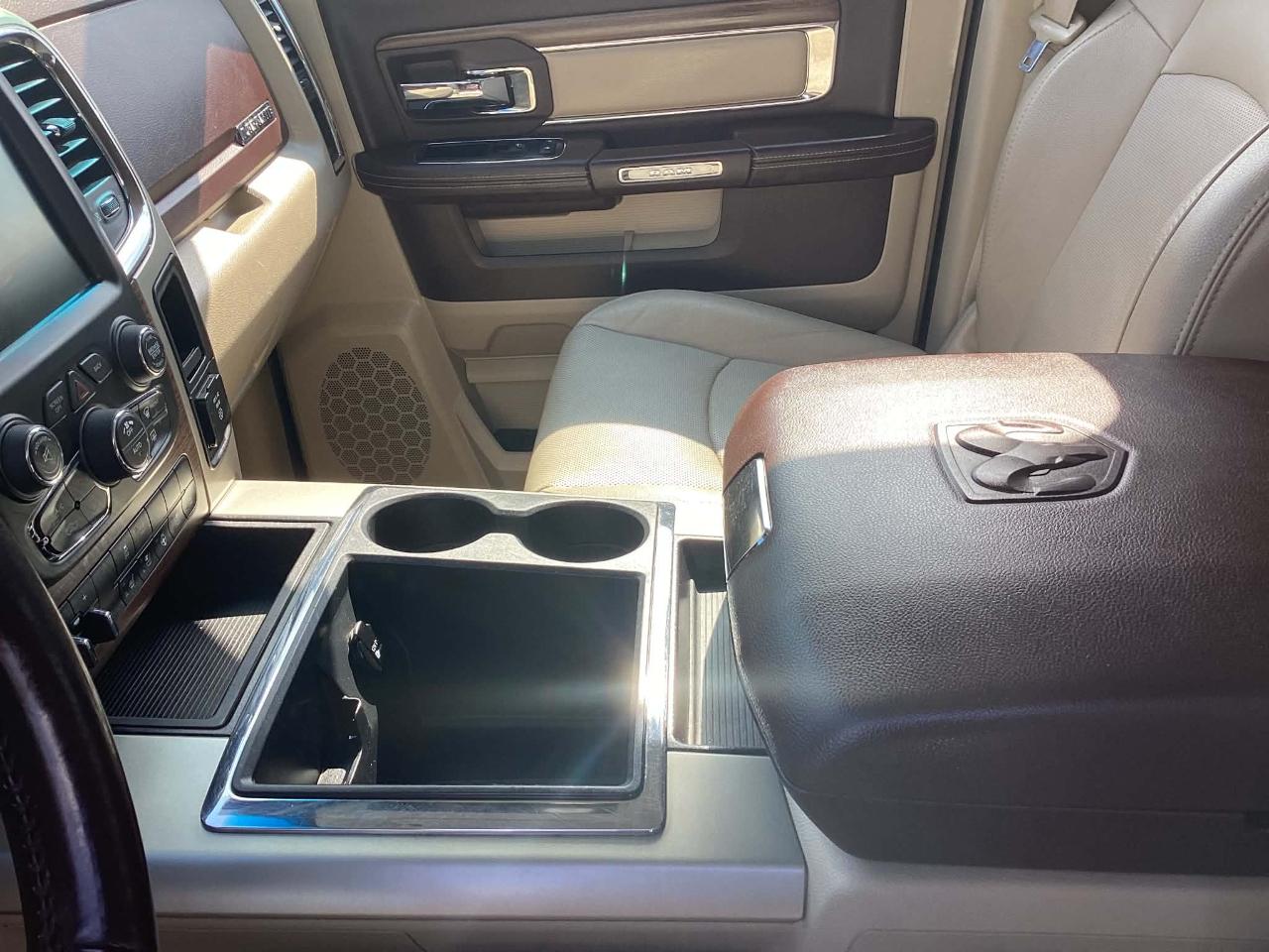 RAM 1500 Laramie Crew Cab SWB 4WD 2014