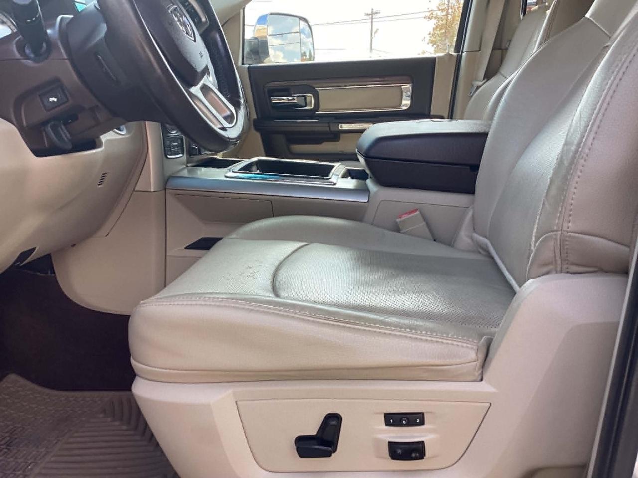 RAM 1500 Laramie Crew Cab SWB 4WD 2014