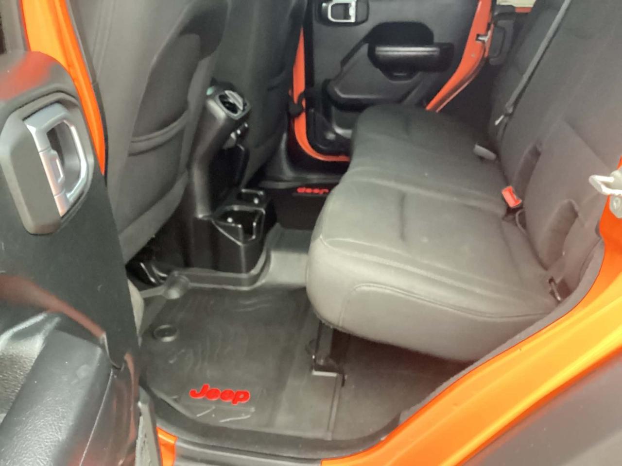 Jeep Wrangler Unlimited Sport 2018