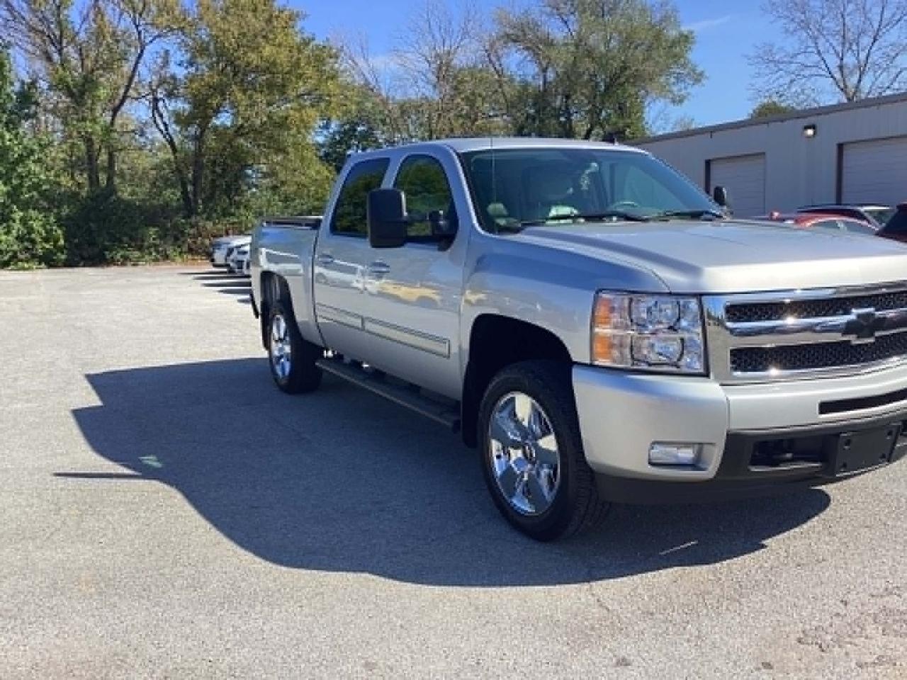 Chevrolet Silverado 1500 LTZ Crew Cab 4WD 2011