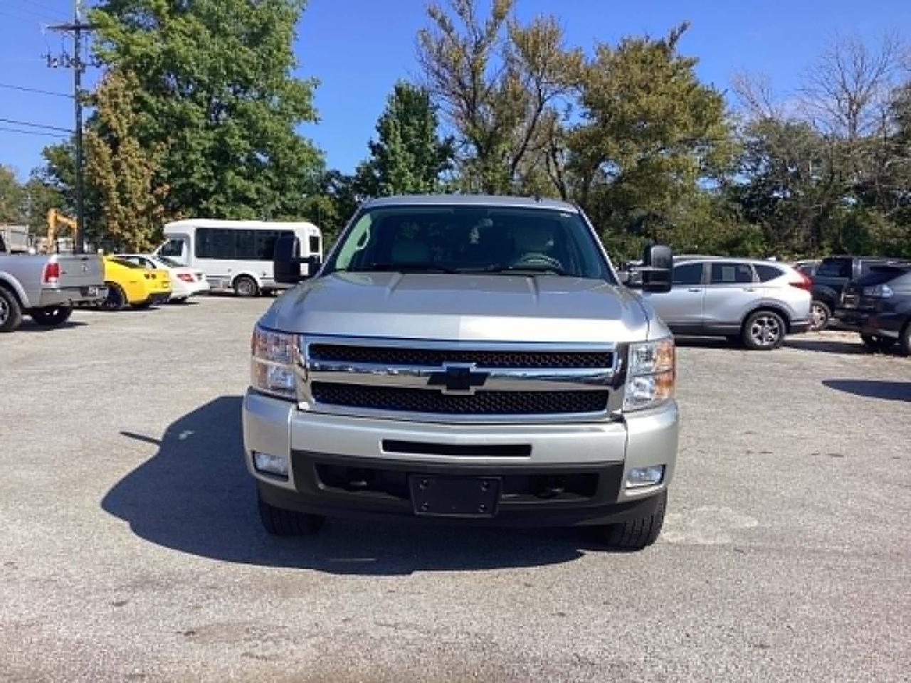Chevrolet Silverado 1500 LTZ Crew Cab 4WD 2011