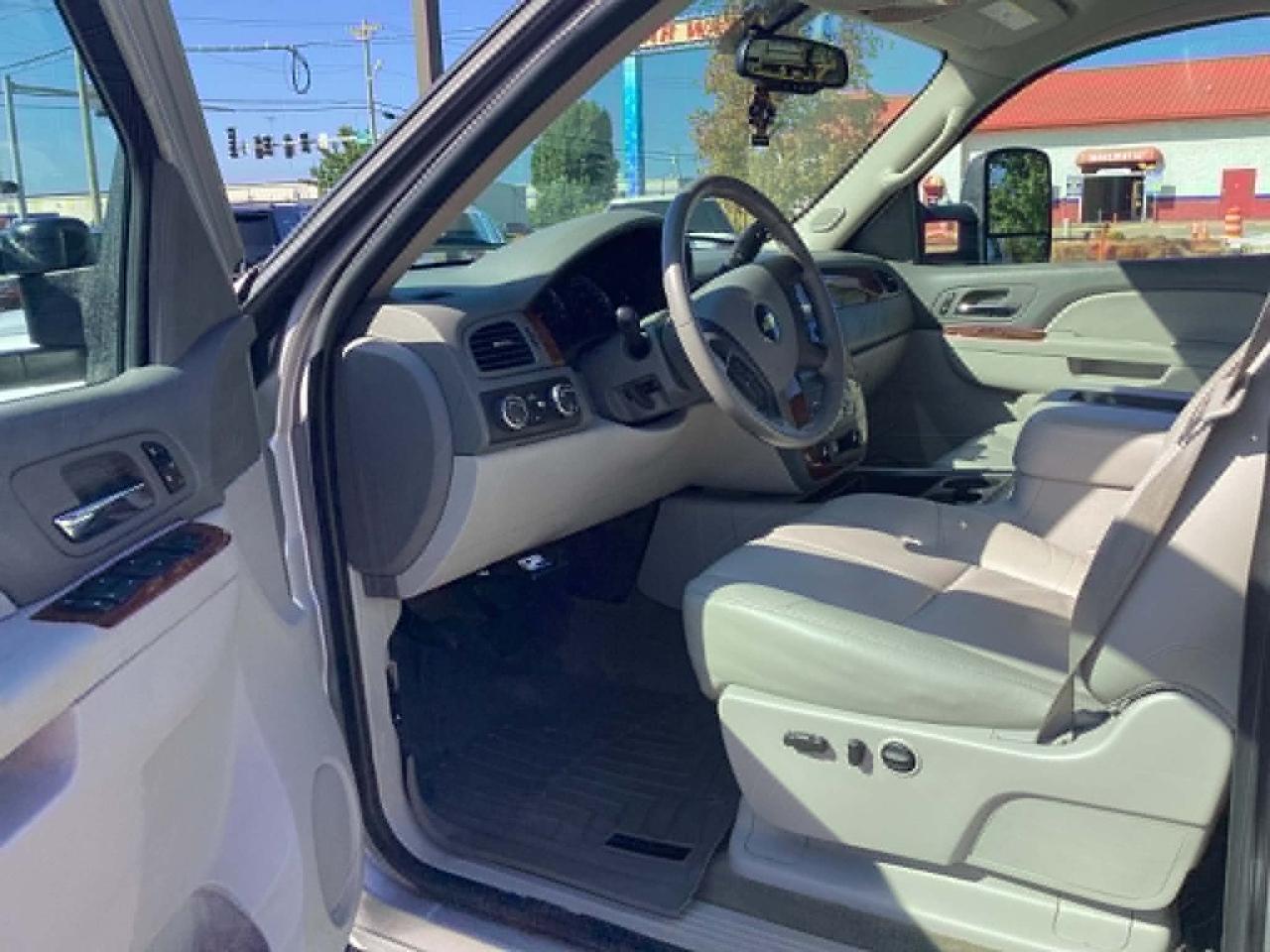 Chevrolet Silverado 1500 LTZ Crew Cab 4WD 2011