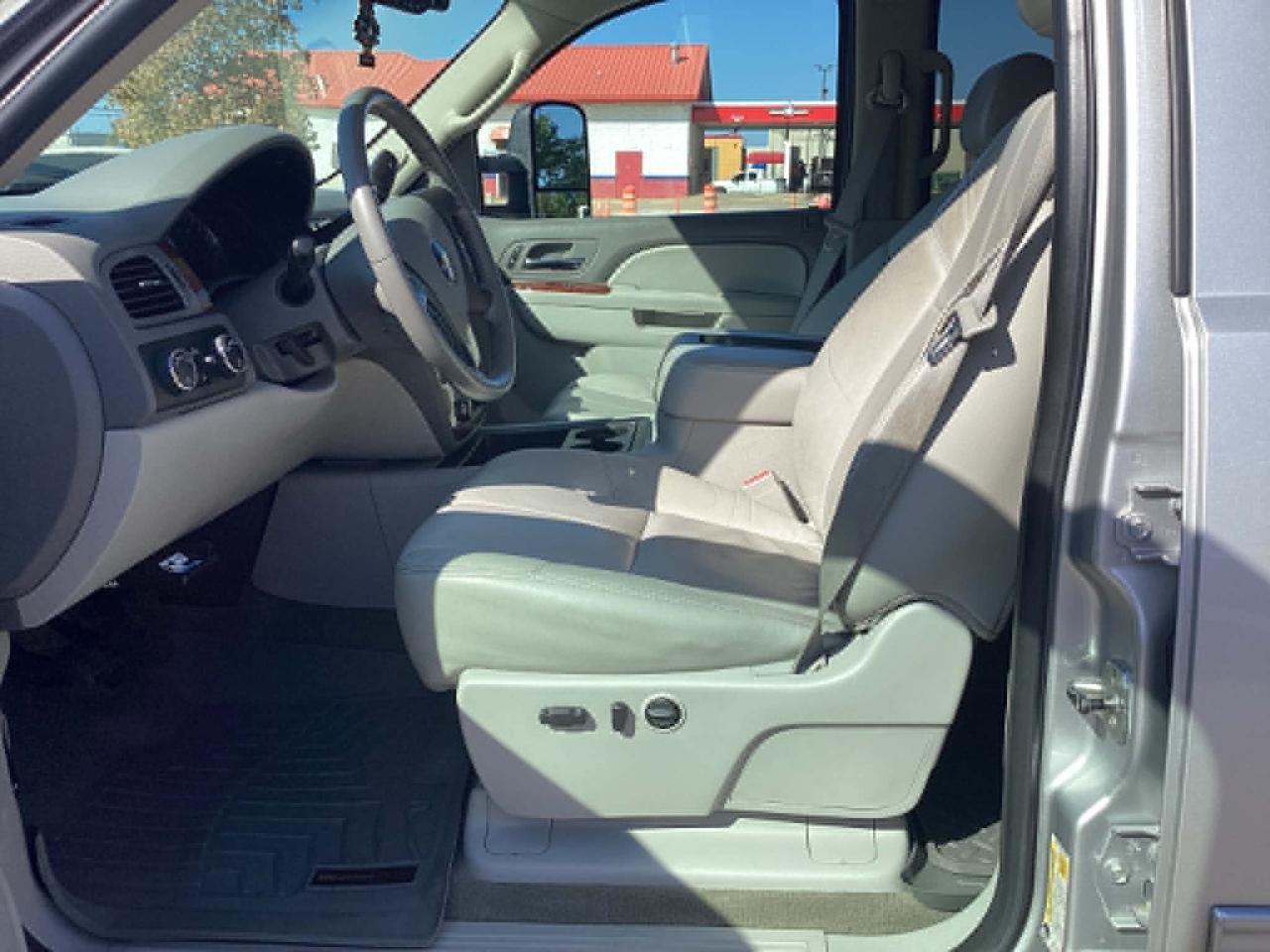 Chevrolet Silverado 1500 LTZ Crew Cab 4WD 2011