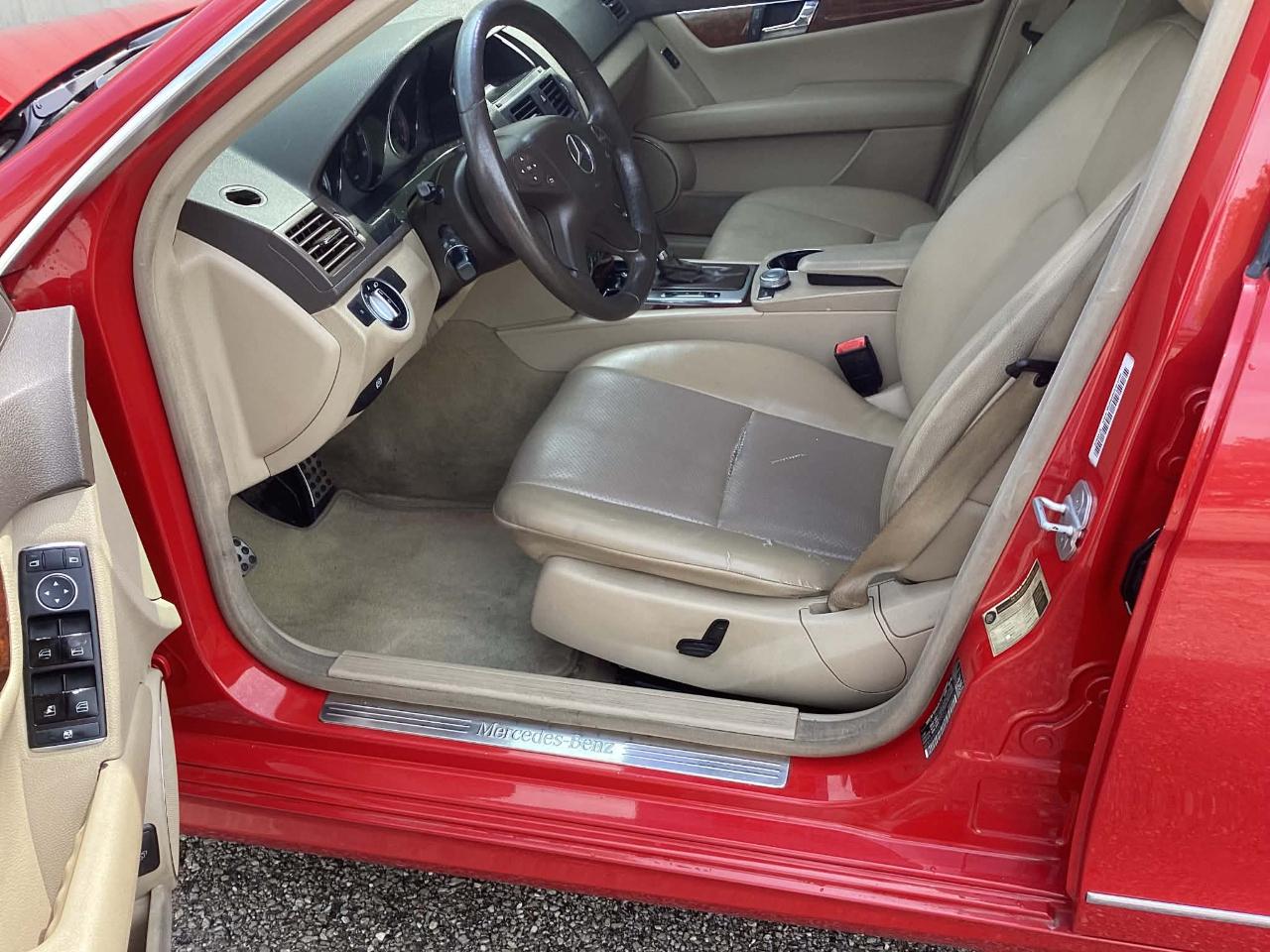 Mercedes-Benz C-Class C300 Luxury Sedan 2011
