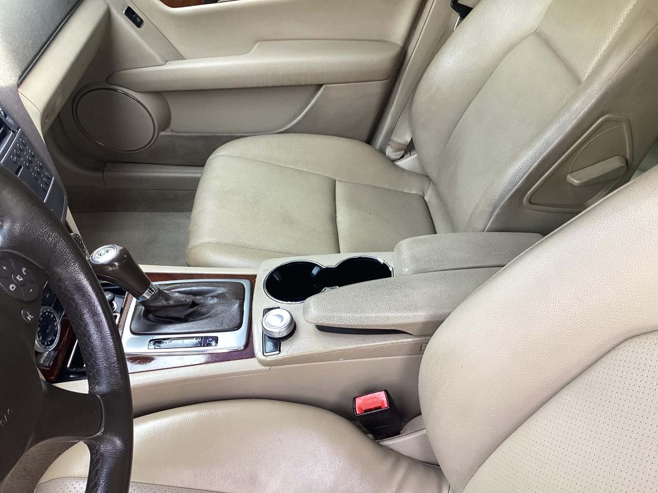 Mercedes-Benz C-Class C300 Luxury Sedan 2011