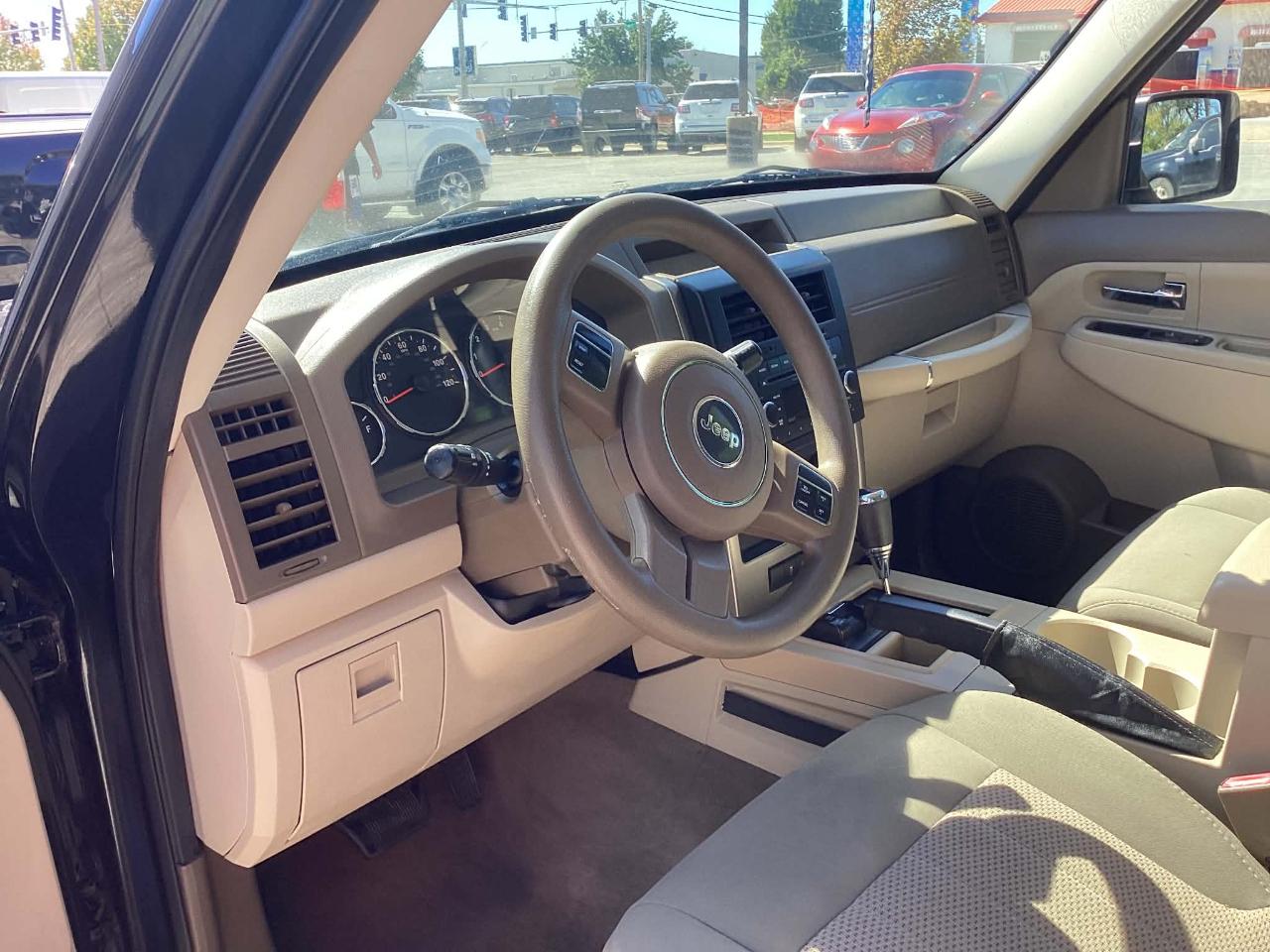 Jeep Liberty Sport 4WD 2012