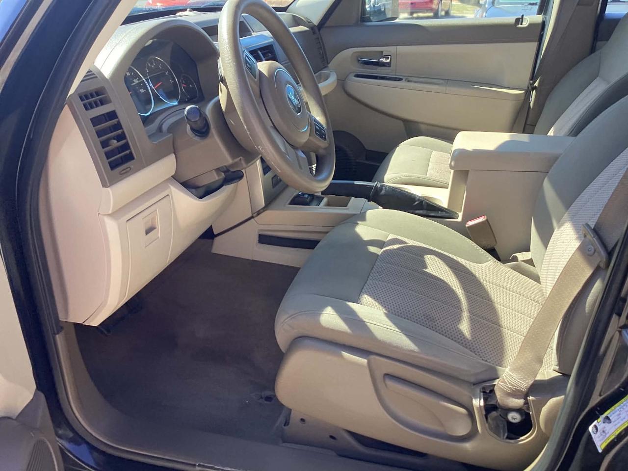 Jeep Liberty Sport 4WD 2012