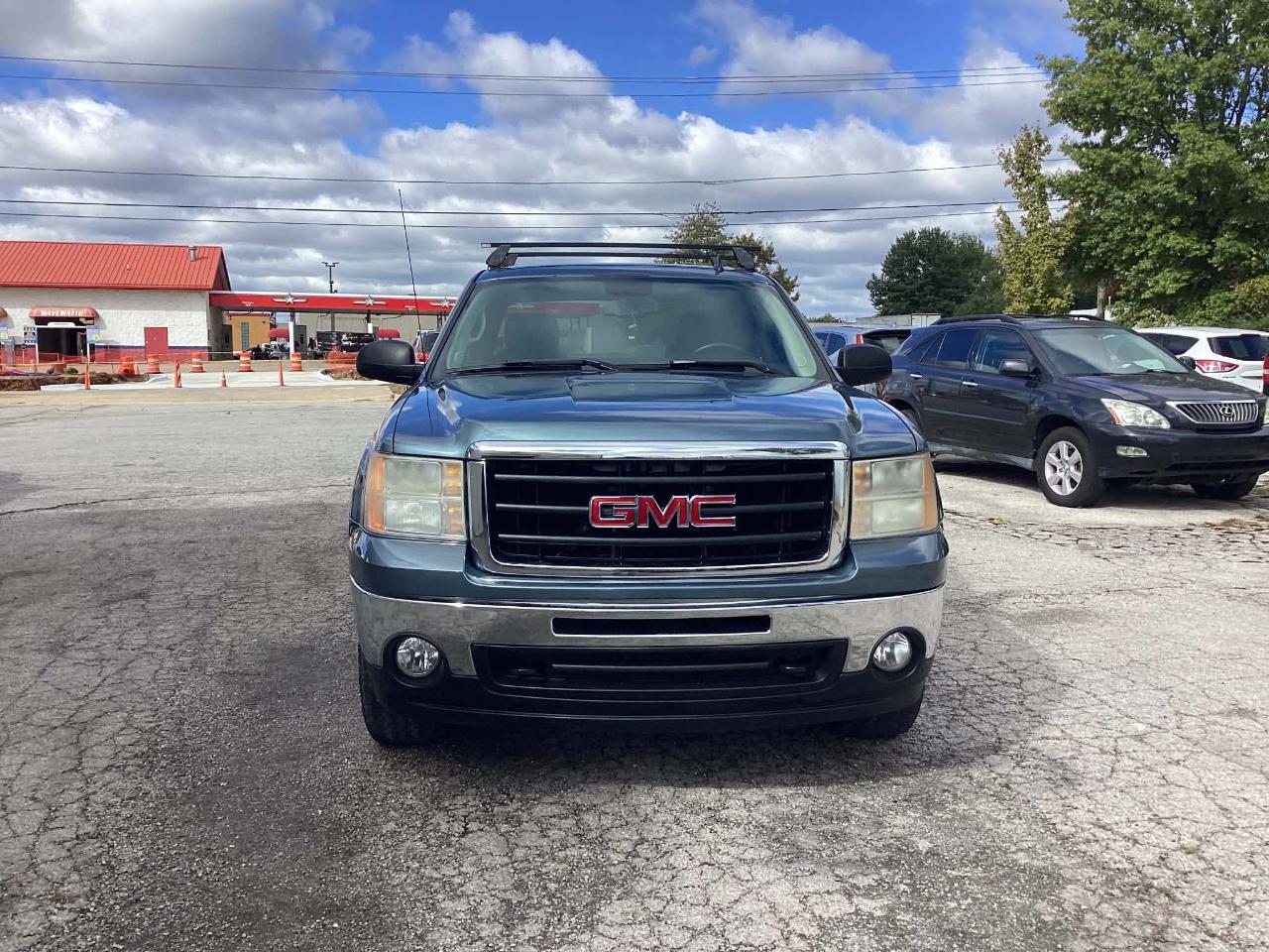 GMC Sierra 1500 SLE Crew Cab 4WD 2011