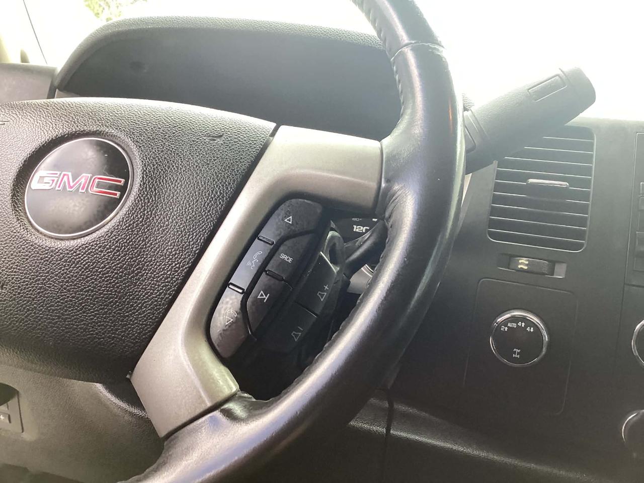 GMC Sierra 1500 SLE Crew Cab 4WD 2011