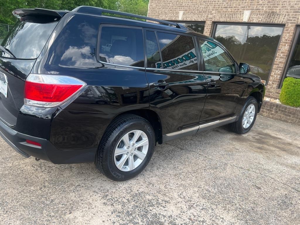 Toyota Highlander FWD 4dr V6 (Natl) 2012