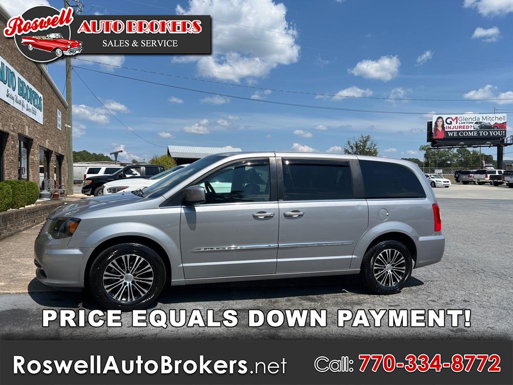 2014 Chrysler Town & Country S's photo