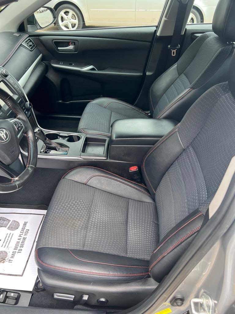 Toyota Camry 4dr Sdn I4 Auto XLE (Natl) 2015