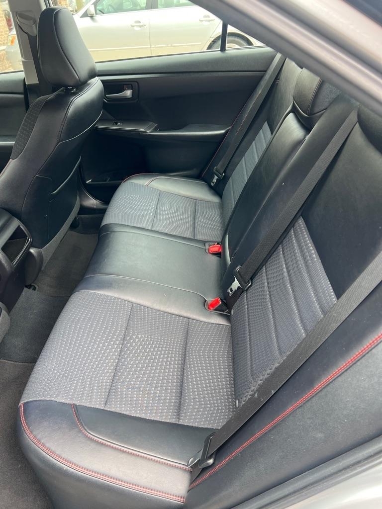 Toyota Camry 4dr Sdn I4 Auto XLE (Natl) 2015