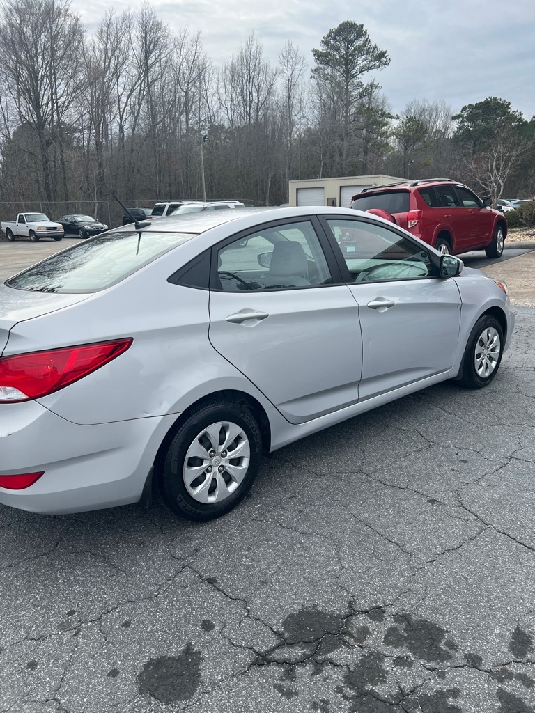 Hyundai Accent 4dr Sdn Auto SE 2016 Hyundai Accent 4dr Sdn Auto SE 2016