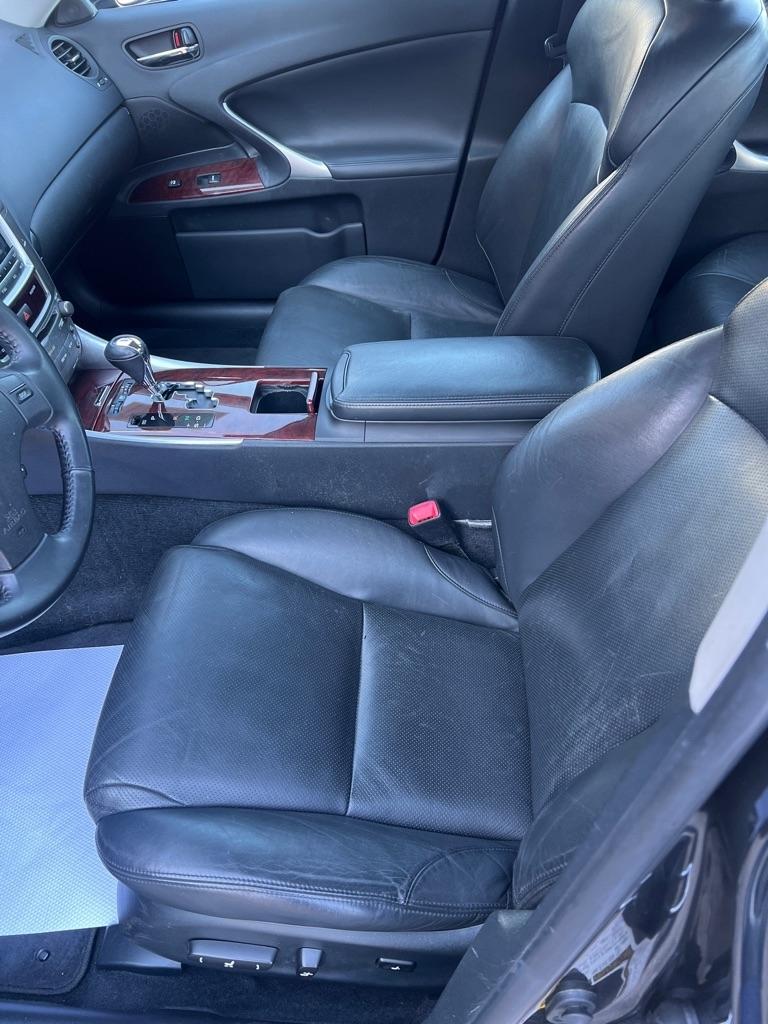 Lexus IS 250 4dr Sport Sdn Manual RWD 2007