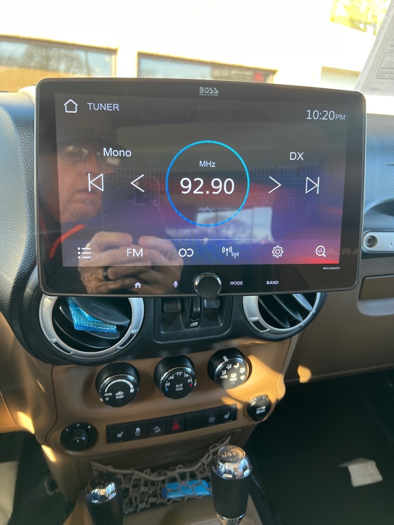 Jeep Wrangler Unlimited 4WD 4dr Sahara 2014