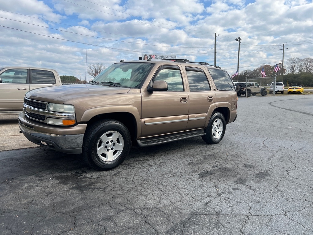 2004 Chevrolet Tahoe LS's photo
