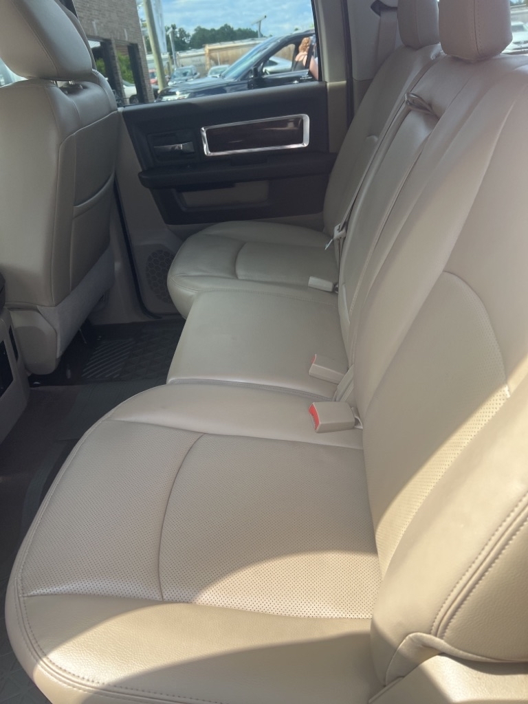 Dodge Ram 1500 2WD Crew Cab 140.5" Laramie 2009